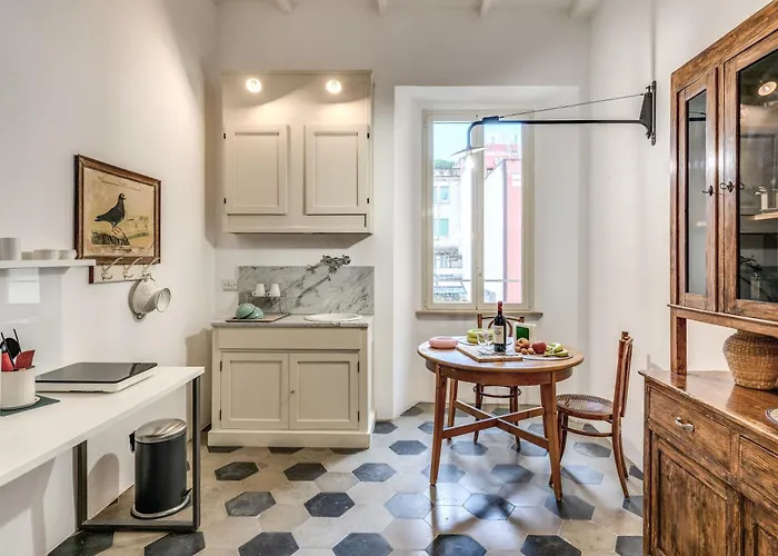 101 Flats Candia's Rom
