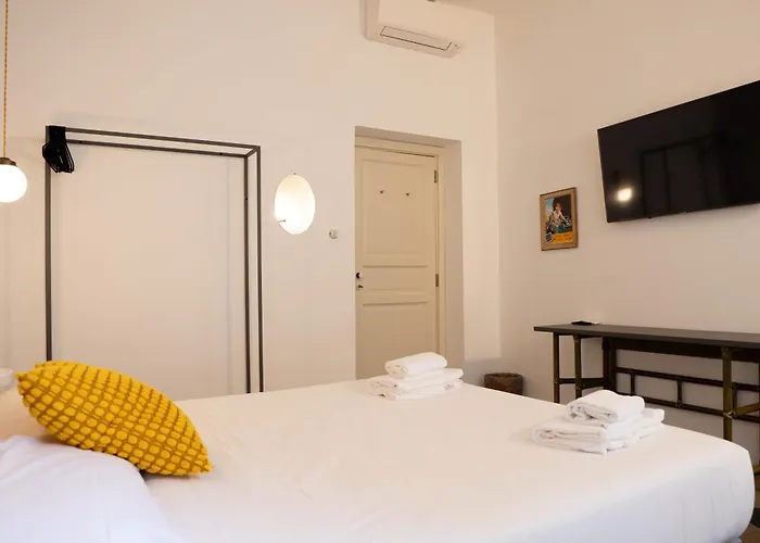 101 Flats Candia's 4*