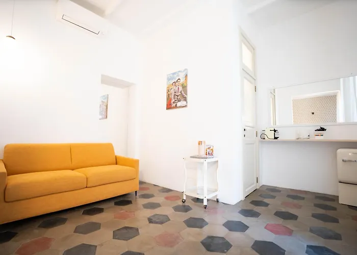 101 Flats Candia's Rom
